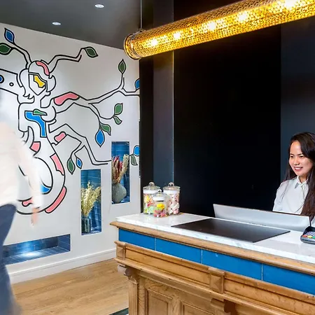 Bridget Hotell Paris