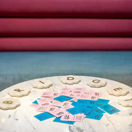 Bridget Hotell Paris